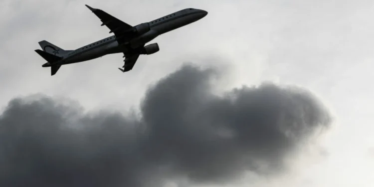Environmental Groups Challenge Brussels Airport Permit Over Health Concerns