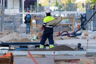 Eurozone records 0.1% fall in construction output