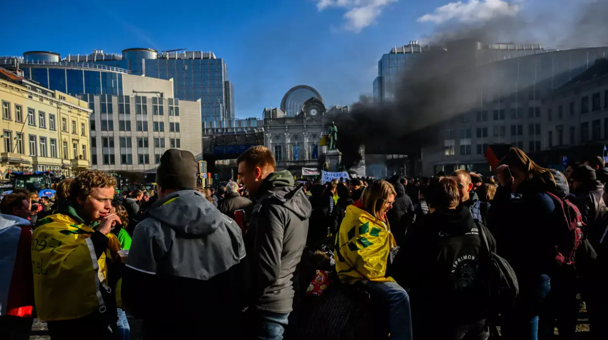 Farmers protest in Brussels March 26 clash leads to Maalbeek fire
