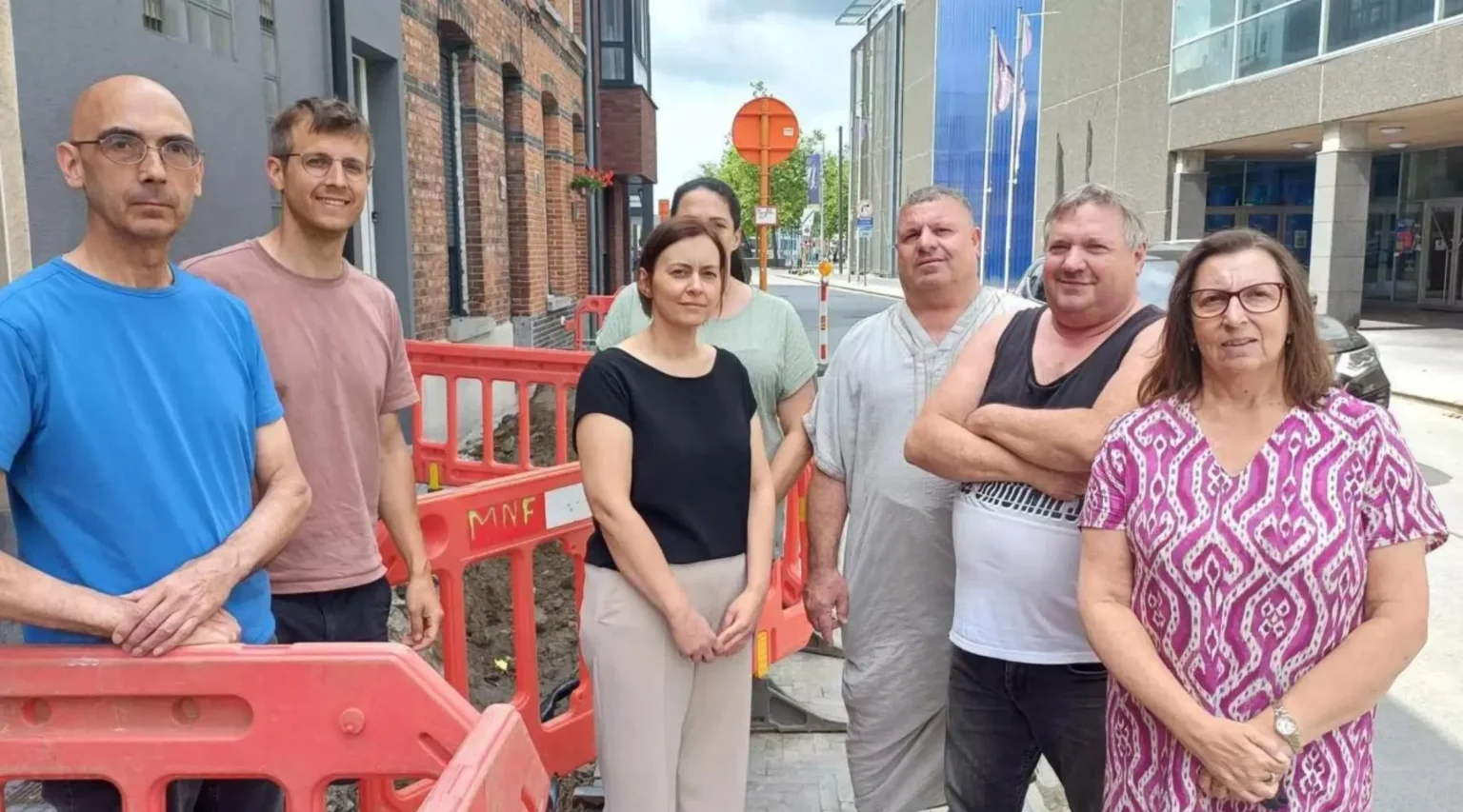 Fiber optic construction chaos Oosterlaan street residents demand quick fixes in Sint-Niklaas