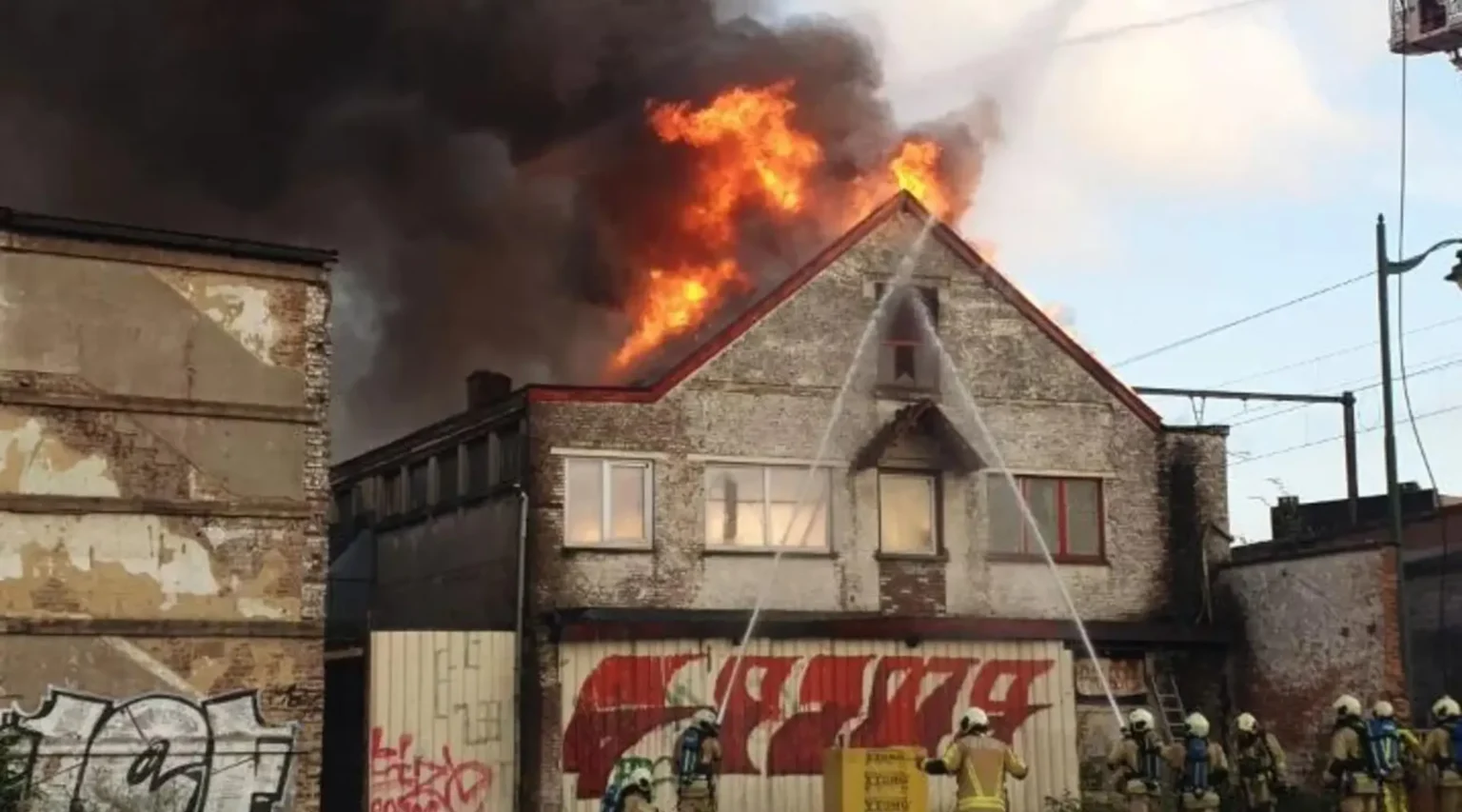Firefighters battle blaze in Anderlecht's squatted building