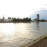 Fishermen fight the Hasselt plan for solar panels on canal