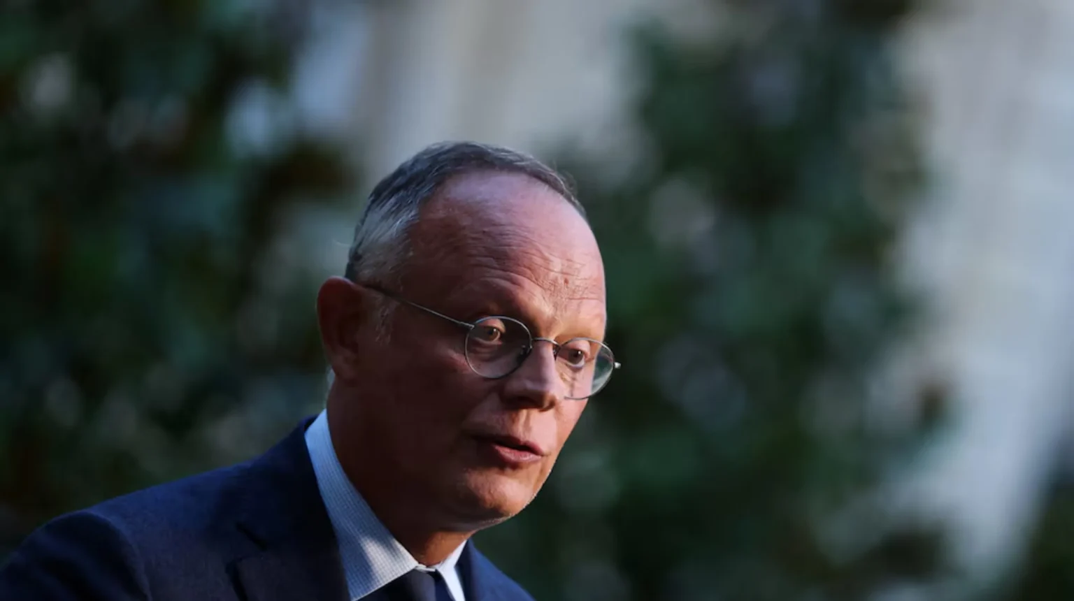 Former French PM Philippe urges Macron to hold elections