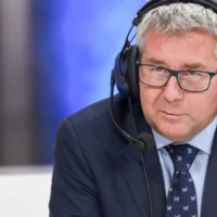 Former MEP Ryszard Czarnecki charged with financial fraud