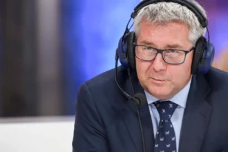 Former MEP Ryszard Czarnecki charged with financial fraud