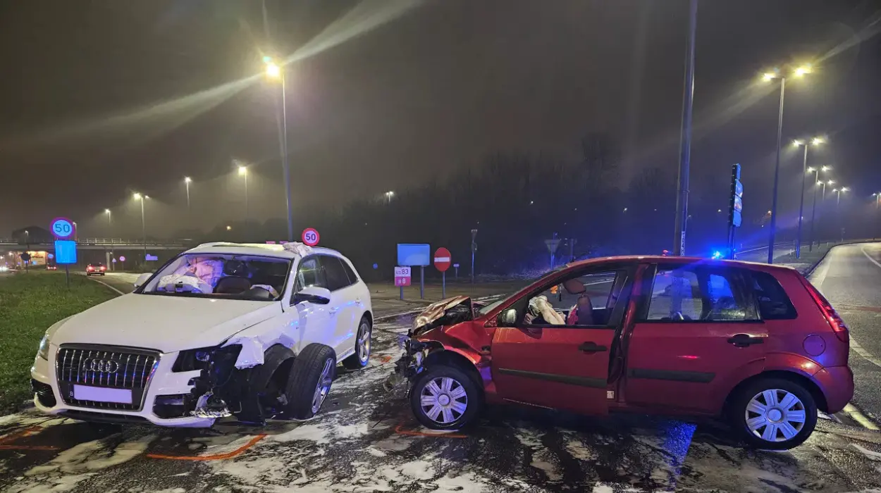 Four women injured in car crash in Kortrijk
