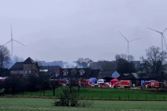 Garage fire in Kleine-Spouwen contained, cars destroyed