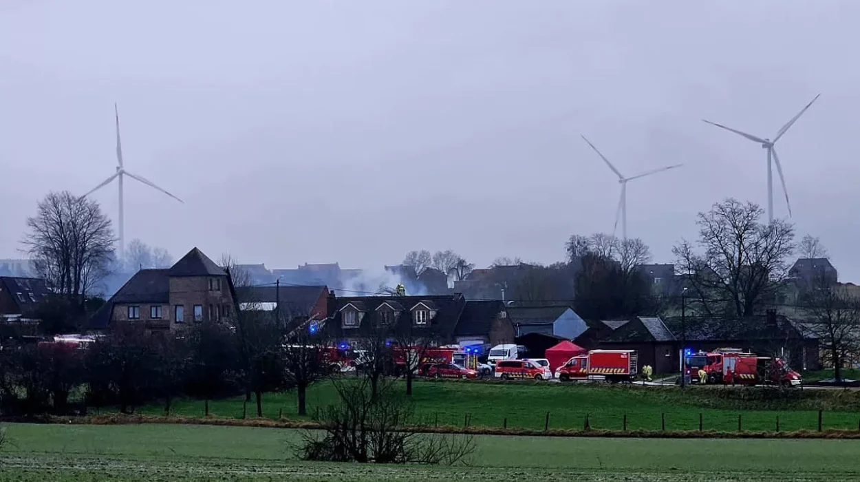 Garage fire in Kleine-Spouwen contained, cars destroyed