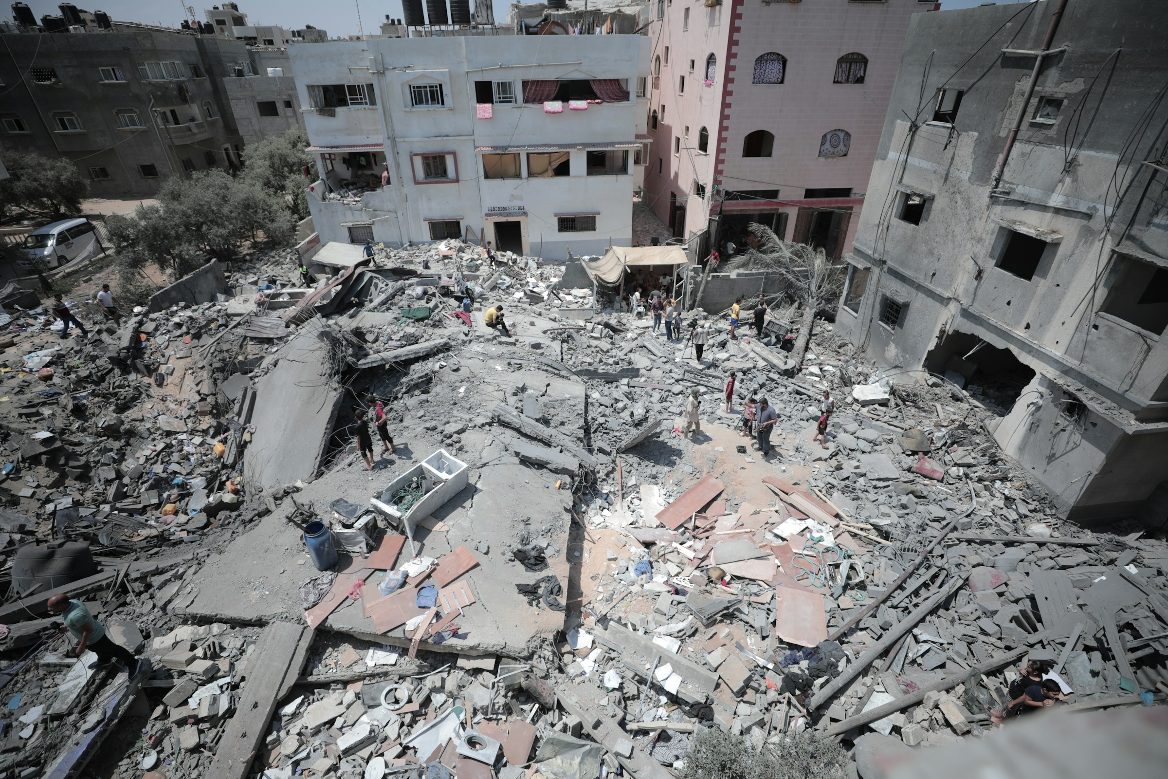 Stalled reconstruction by Trump's board of Peace