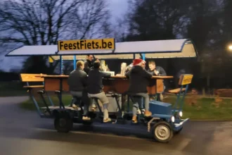 Geel friends attempt 60 km beer bike record for De Warmste week