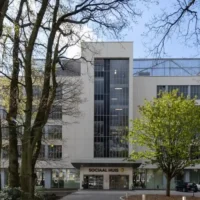 Genk justice of the peace overcomes roof leak