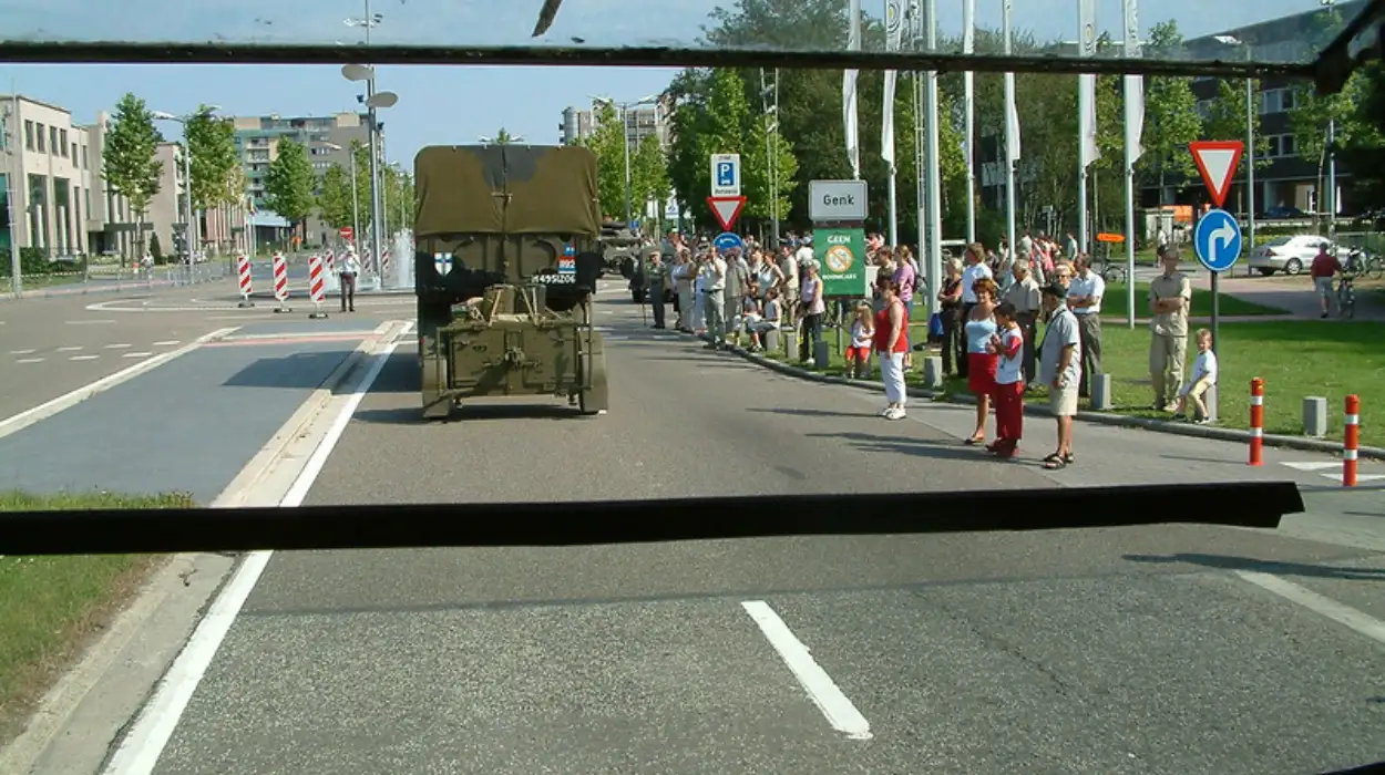 Genk's AUTONOMOUS AI flowerpot by Niels Hendriks aids dementia with £300,000 funding