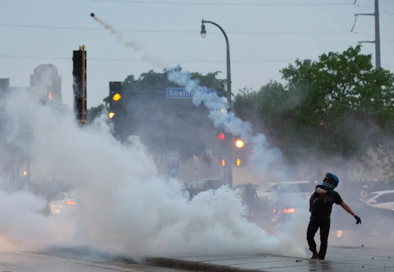 Tear gas amidst Minnesota Anti ICE Protests clashes