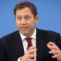 Germany’s vice chancellor urges security guarantees for Kyiv