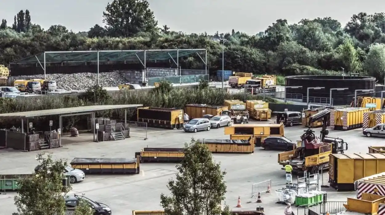 Ghent IVAGO workers strike in solidarity with OCMW staff