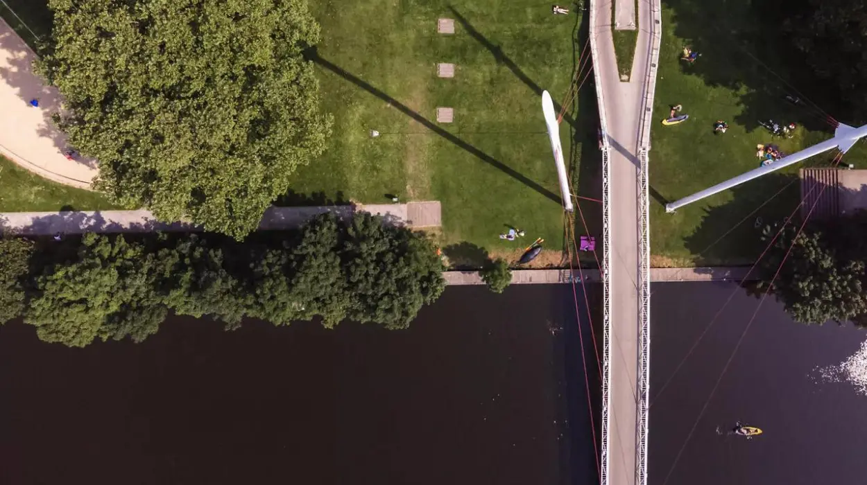 Ghent enforces swimming restrictions amid health concerns