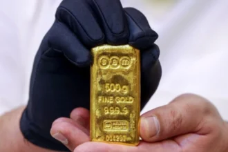 Gold prices rise as Belgian investors seek safety amid uncertainty.