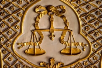 Government plans consumer courts Beenders aims for legal ease