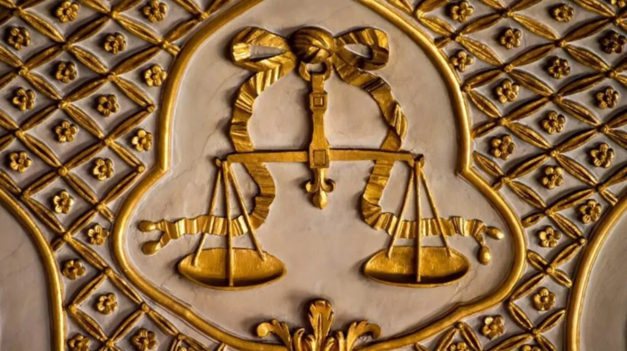 Government plans consumer courts Beenders aims for legal ease