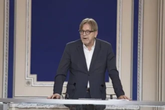 Guy Verhofstadt Europe and US Must Start Dialogue with Iranian Opposition