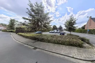 Harelbeke restores Hazebeek stream, keeps 60% parking