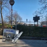 Hasselt kids operate crane at PXL-STEM construction camp