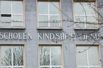 Hasselt parents discuss Sint-Quintinus school plans at the Kindsheid Jesu meeting