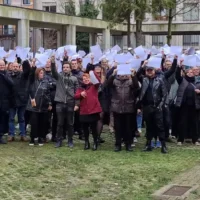 Hasselt teachers, led by Caroline Defraine, Rally 5,000 signatures against project concerns