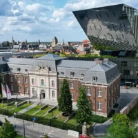 Hasselt town hall begins mirror panel renovation works
