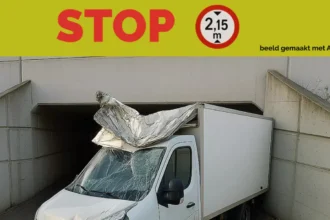 Herent uses signs and truck image to prevent bridge crashes