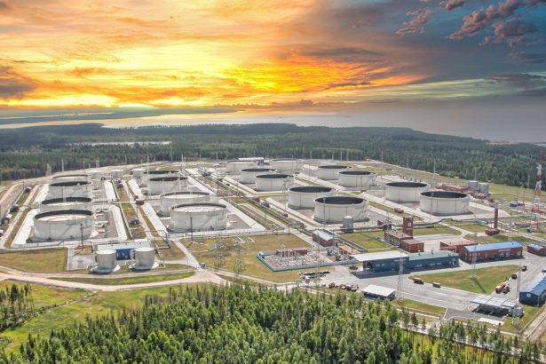 Oil refinery supporting Russian gasoline market production