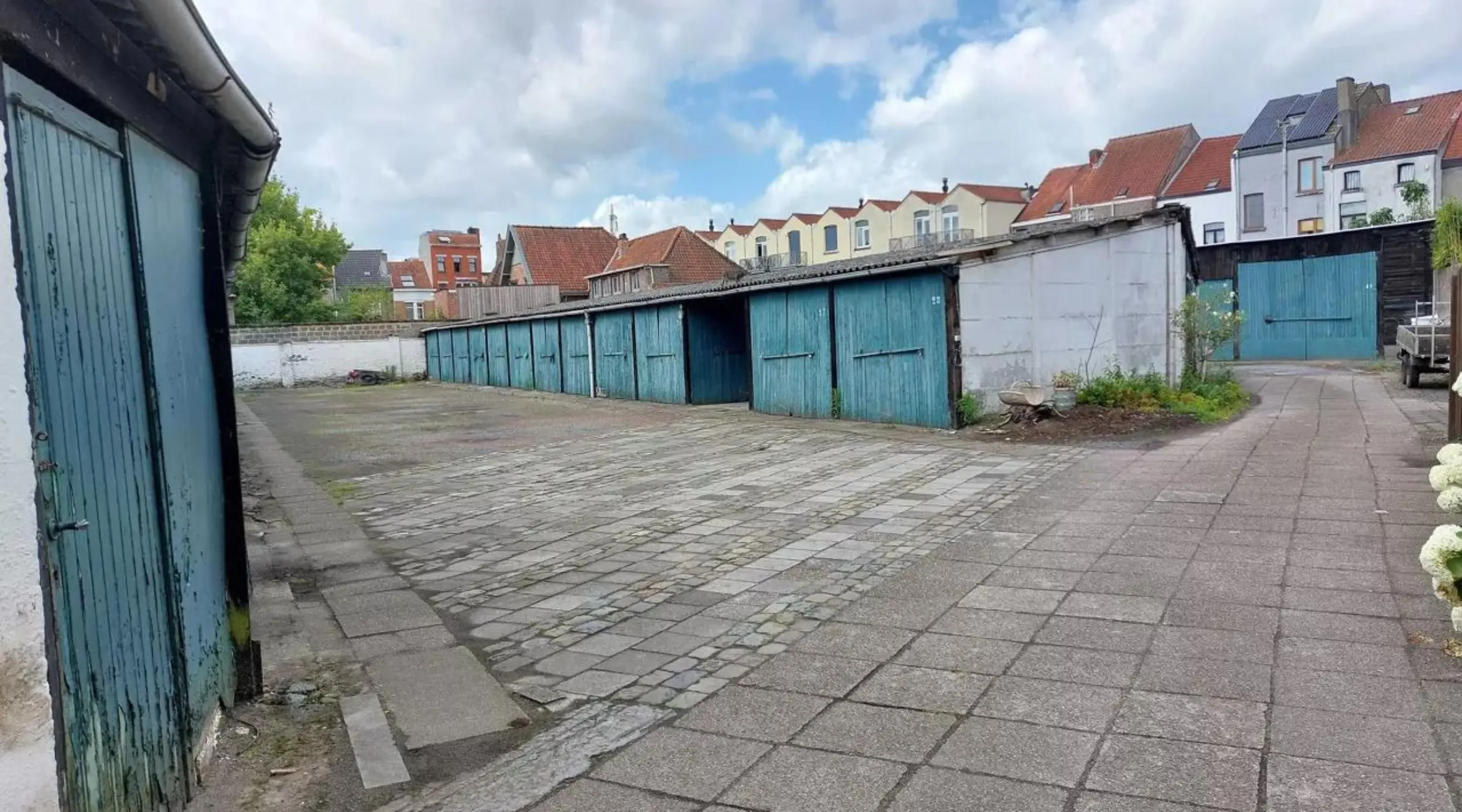 Inefficient Garage Boxes in Ghent Opportunities for Sustainable Urban Redevelopment