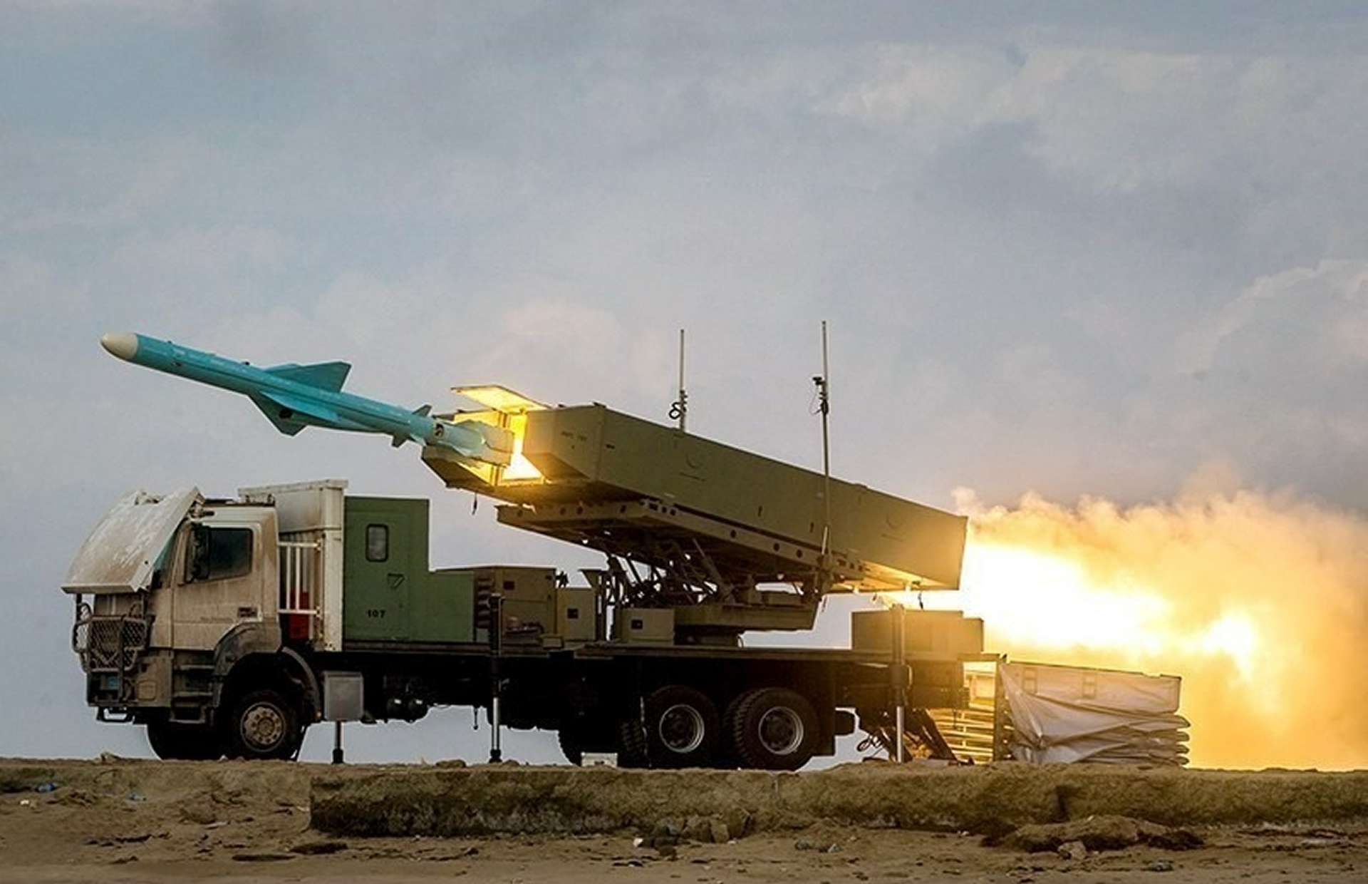 Iranian naval fleet patrol in Persian Gulf following Iran missile deal