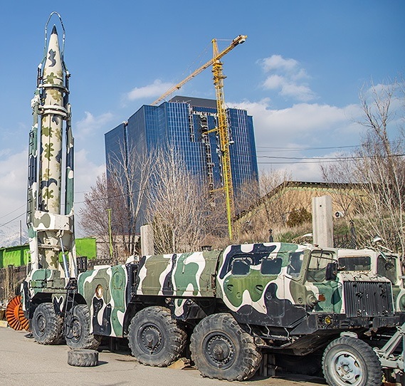 Iranian military parade displaying missiles amid Iran missile threat tensions