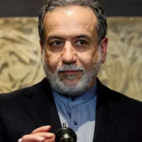 Iran’s FM reaches Moscow to convey Khamenei's note to Putin