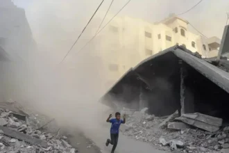 Israeli forces pound Gaza City as new offensive begins