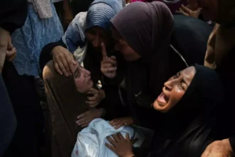 Israeli strikes kill 25 Palestinians near Zikim border