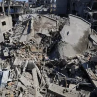 Israeli strikes on Gaza kill 21, intensify in Rafah