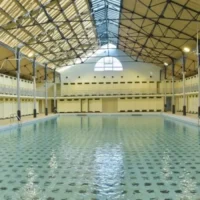 Ixelles pool launches weekly swim for overweight people