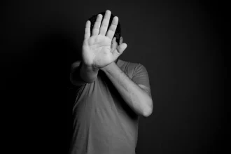 Izegem Man Gets Suspended Sentence for Stalking and Beating Ex and Family