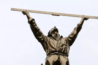 Jan Fabre's 'The Man Who Measures the Clouds' sales in Antwerp