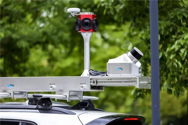EV safety technology autonomous electric vehicle with lidar sensor on highway