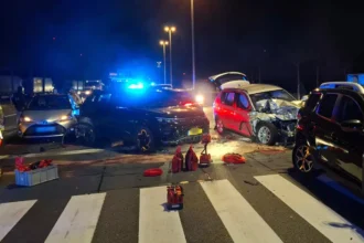 Kaprijke E34 crash 5 injured in chain collision at lights