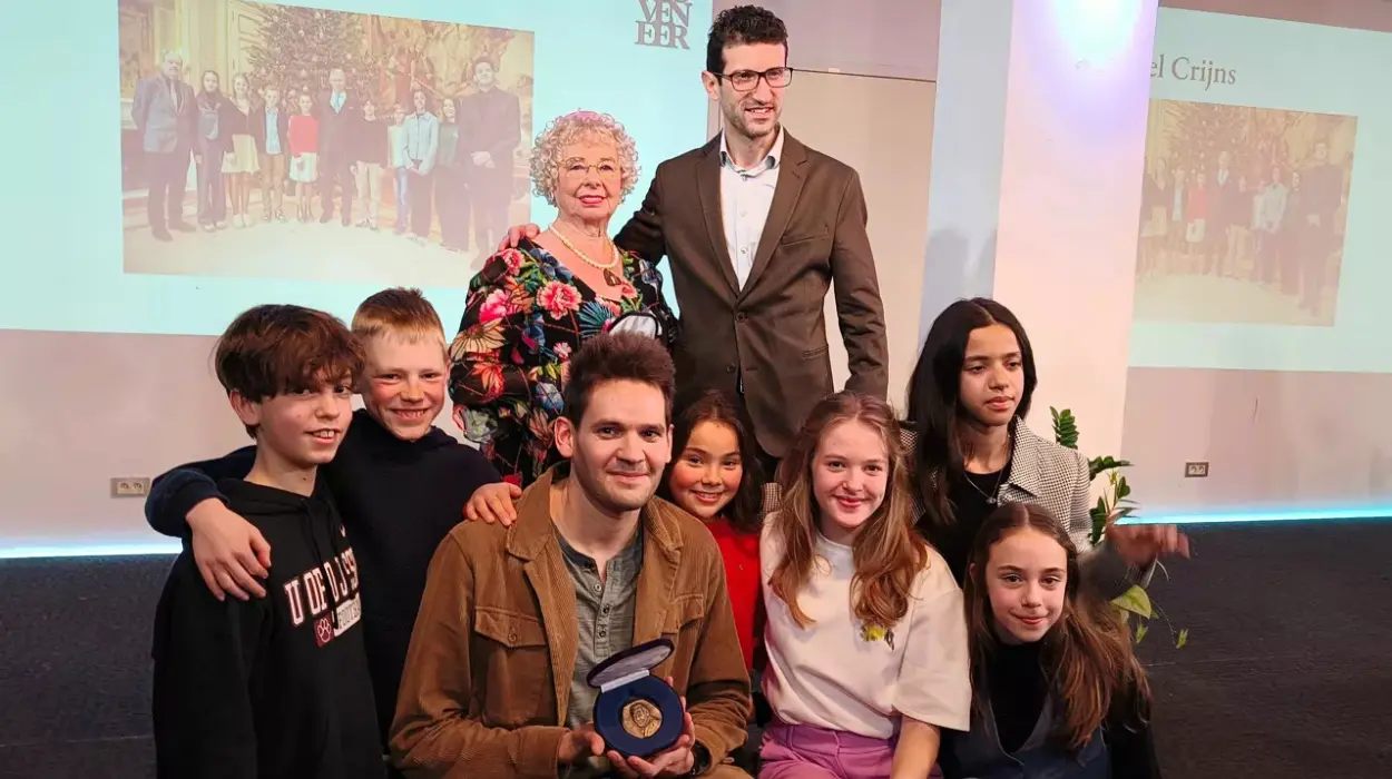 King Philippe honors Sancta students with Leuven year award