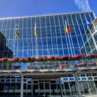 Koksijde plans 2026 tax on empty shops with business aid