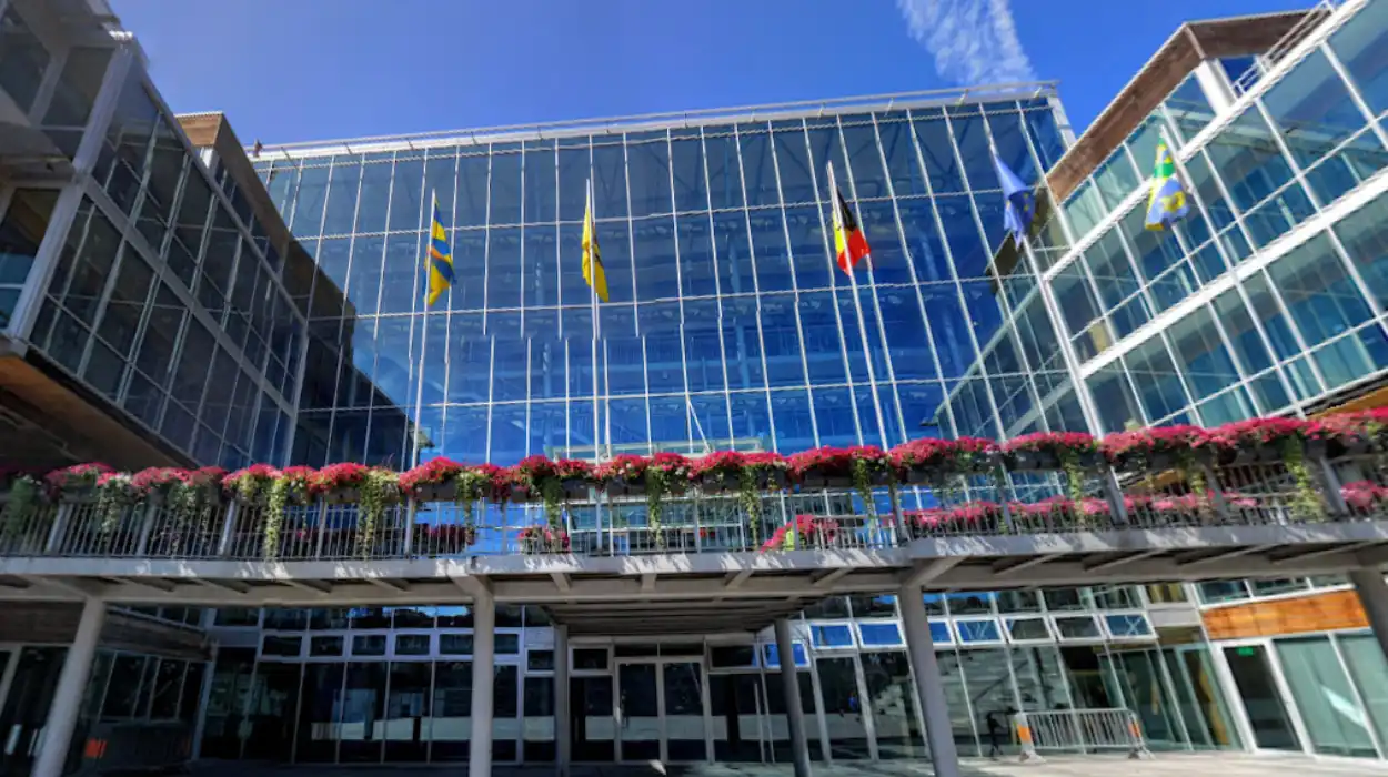 Koksijde plans 2026 tax on empty shops with business aid