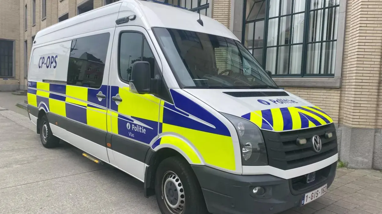 Kortrijk police seize alarm pistol