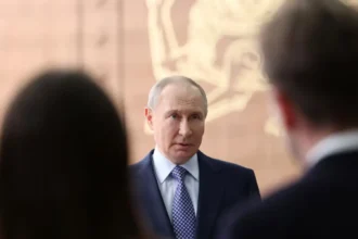 Kremlin Considers Zelensky’s civilian truce offer