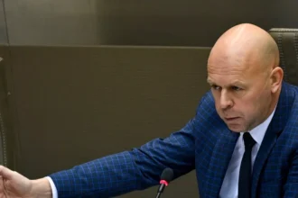 Kurt De Loor demands probe into Alter over registration delays