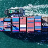 Landmark deal agreed on global shipping